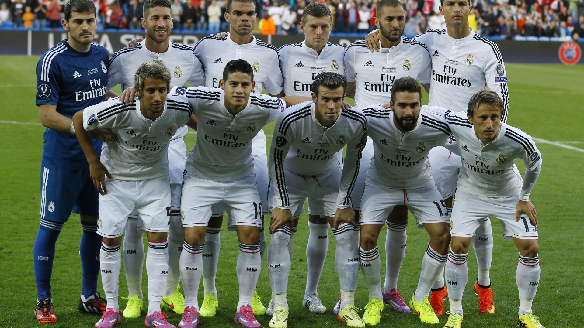  凯恩赛点兑现，巴塞罗那淘汰费内巴切晋级四强，主帅激动落泪